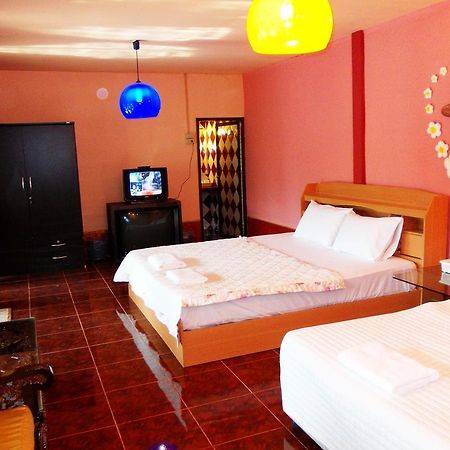 Suksomjai Hotel Rayong Extérieur photo