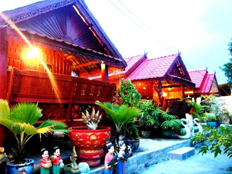 Suksomjai Hotel Rayong Extérieur photo