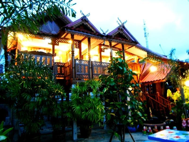 Suksomjai Hotel Rayong Extérieur photo